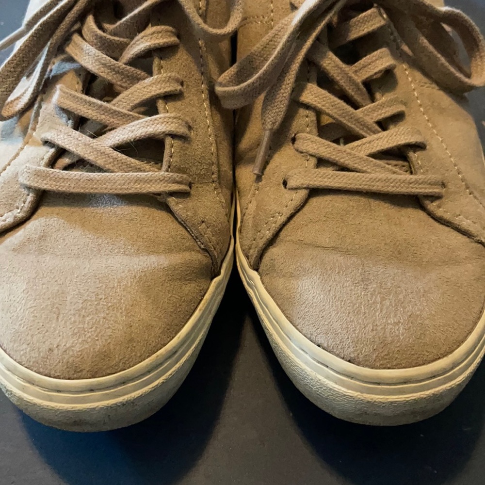 Tan velvet tennis shoes